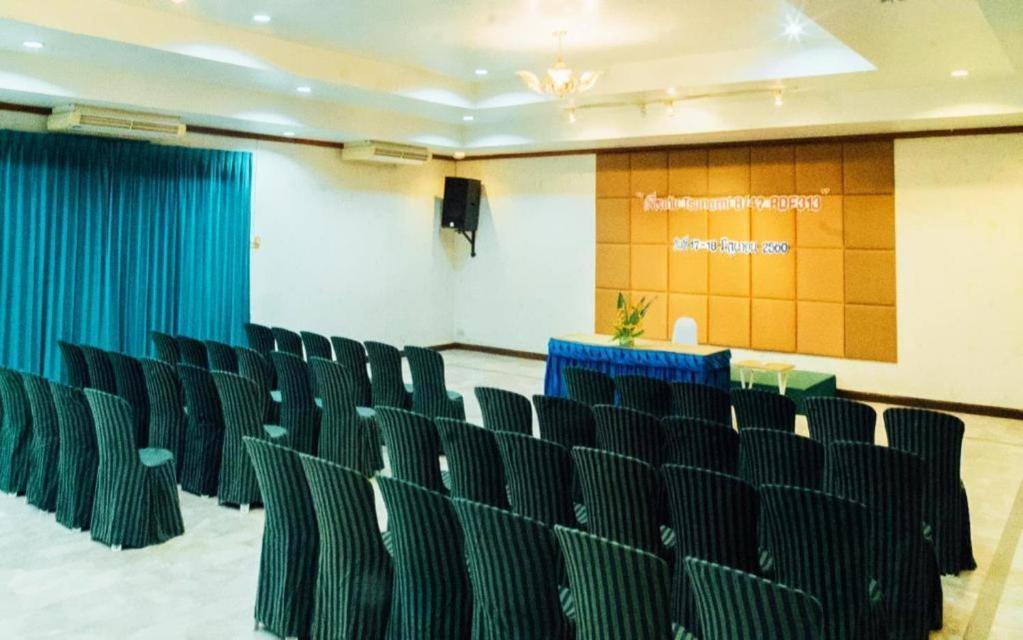 The Pine Resort Pathumthani Kültér fotó