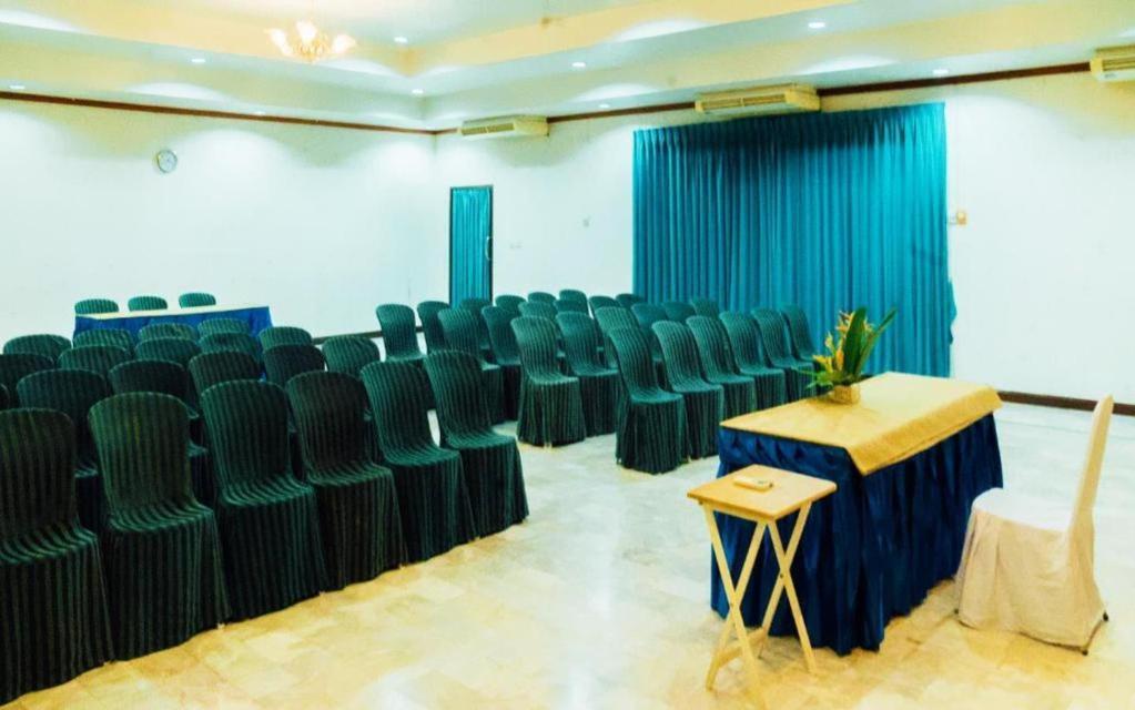 The Pine Resort Pathumthani Kültér fotó
