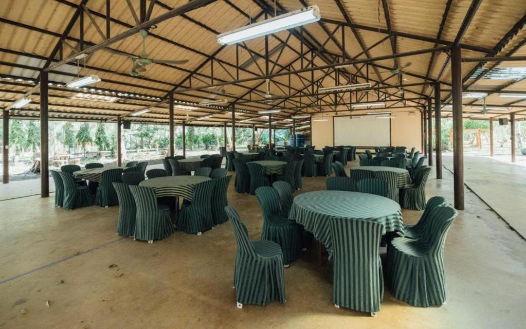 The Pine Resort Pathumthani Kültér fotó