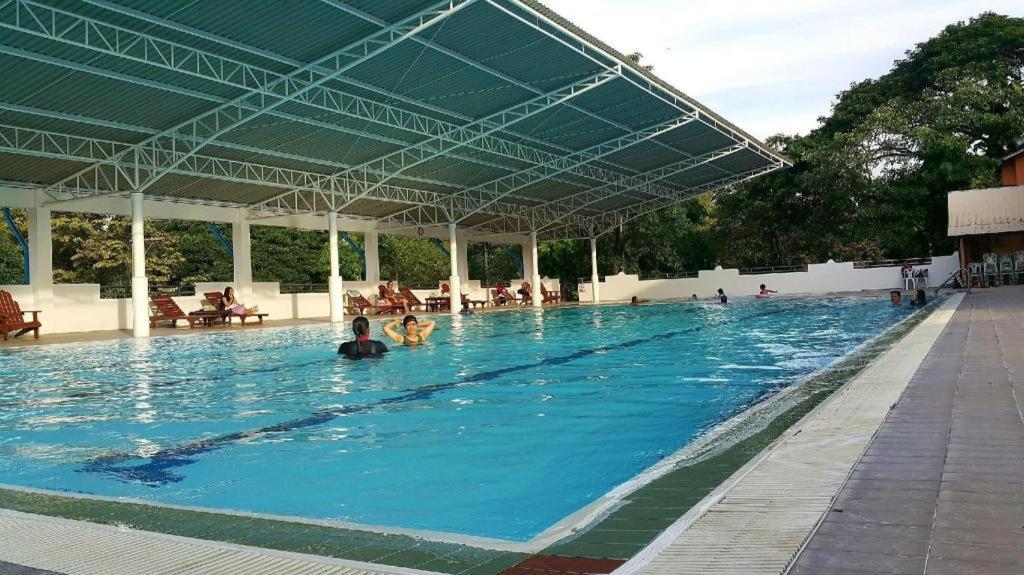 The Pine Resort Pathumthani Kültér fotó