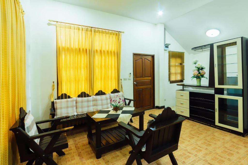 The Pine Resort Pathumthani Kültér fotó
