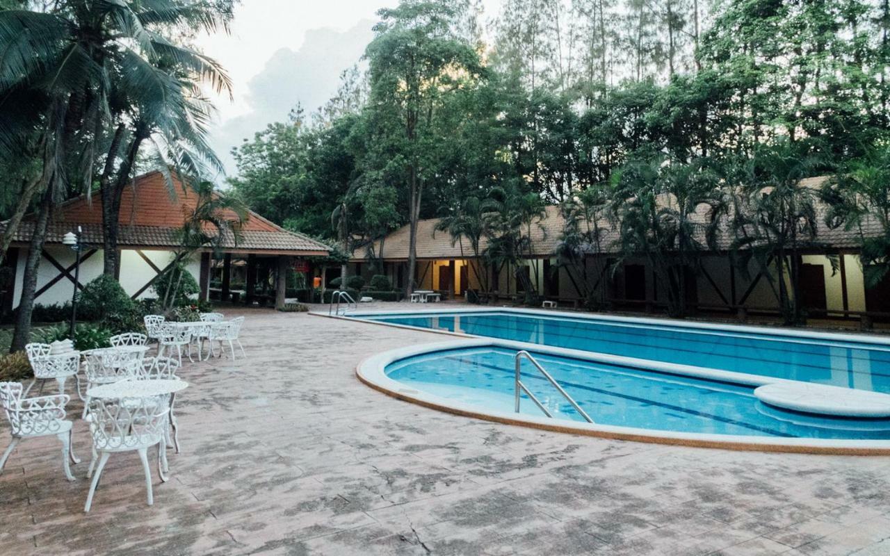 The Pine Resort Pathumthani Kültér fotó